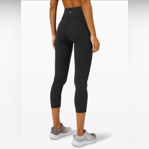 lululemon Invigorate 23” crop black size 4 EUC